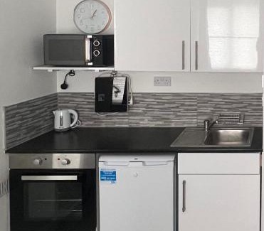 Faraday Apartment | Cosy Self contained Studio flat