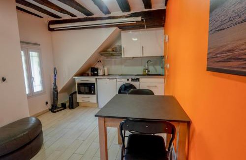 Antony Apartment | Cosy Smart and Modern Antony Centre