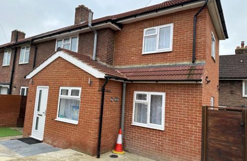 Downham House | Cosy Smart/Small Double Room in Keedonwood Road Bromley