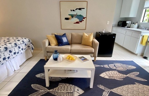 Solana Beach House | Cosy Solana Beach Guest Cottage/Studio in perfect location.