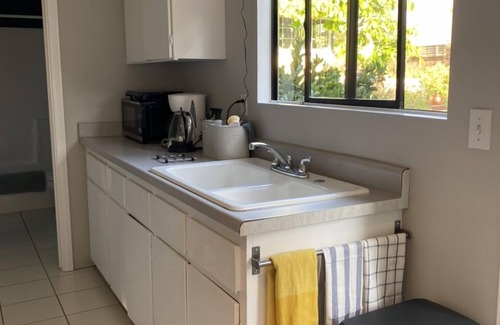 Solana Beach House | Cosy Solana Beach Guest Cottage/Studio in perfect location.