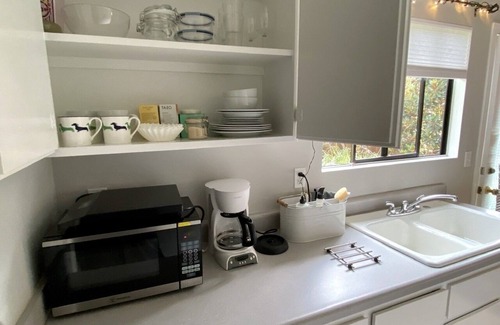 Solana Beach House | Cosy Solana Beach Guest Cottage/Studio in perfect location.