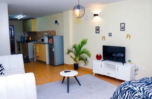 Ruaka Apartment | Cosy space +Rooftop chill spot Near Two rivers mall