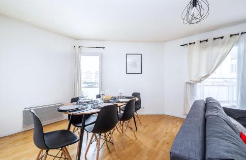 Saint-Ouen Apartment | Cosy & Spacieux, Paris 10 min + Parking privé.