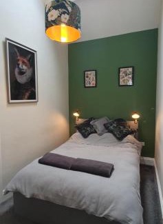 Dolgellau Apartment | Cosy Spring Cottage at Pen Y Coed Hall