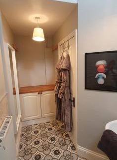 Dolgellau Apartment | Cosy Spring Cottage at Pen Y Coed Hall