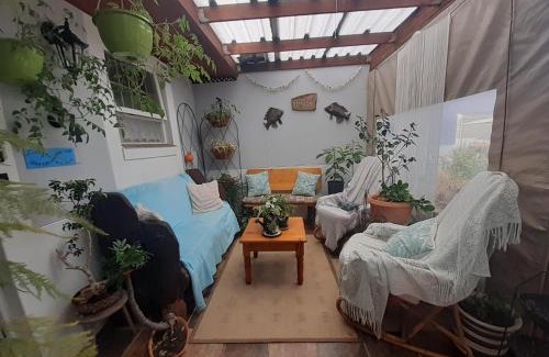 Gordons Bay Central House | Cosy Stay - Homestay with Linda & Garfield