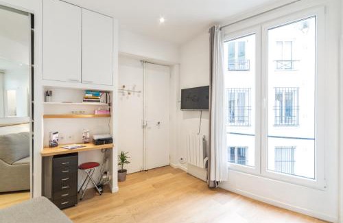 Vivienne Apartment | Cosy studio close to Grands Boulevards - Welkeys