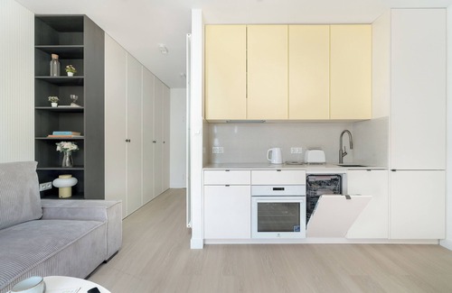 Grunwald Apartment | Cosy Studio Close to the Park by Renters