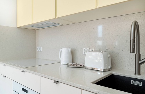 Grunwald Apartment | Cosy Studio Close to the Park by Renters