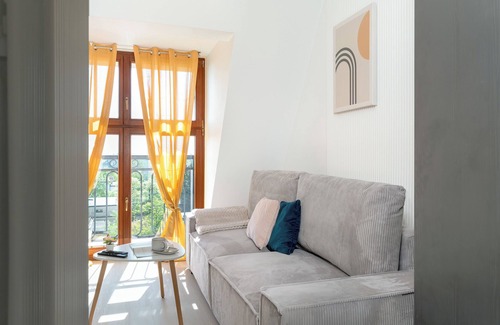 Grunwald Apartment | Cosy Studio Close to the Park by Renters