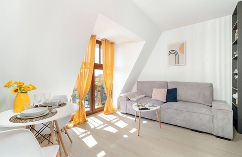 Grunwald Apartment | Cosy Studio Close to the Park by Renters