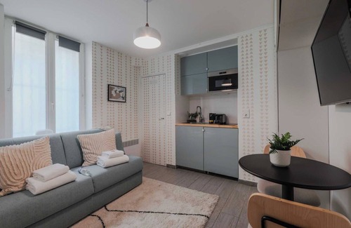 Batignolles Apartment | Cosy Studio for 2 People
