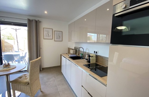 Les Maillans Apartment | Cosy Studio with Private Jacuzzi - Côte d'Azur