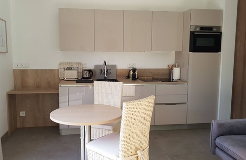 Les Maillans Apartment | Cosy Studio with Private Jacuzzi - Côte d'Azur