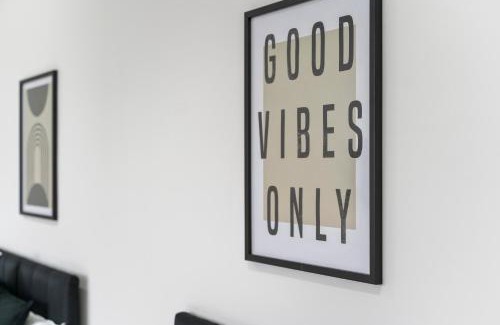 Dudley Apartment | Cosy, Studio in Dudley with Netflix and Parking