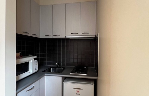 Carlton South Apartment | Cosy Studio in Melbourne CBD | Free Wi-Fi