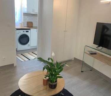 Les Lilas Apartment | Cosy studio in Portes de Paris