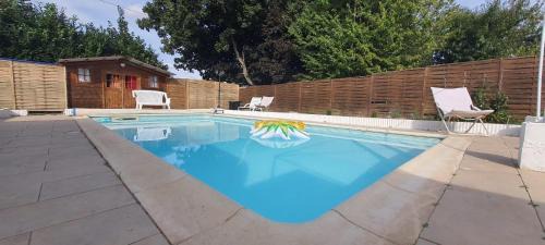 La Ferte-Gaucher Apartment | Cosy Studio meublé avec piscine partagée