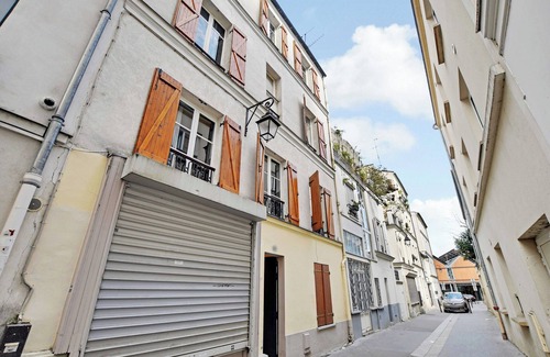 18th Arrondissement Apartment | Cosy Studio With Air Conditioning -near Montmartre