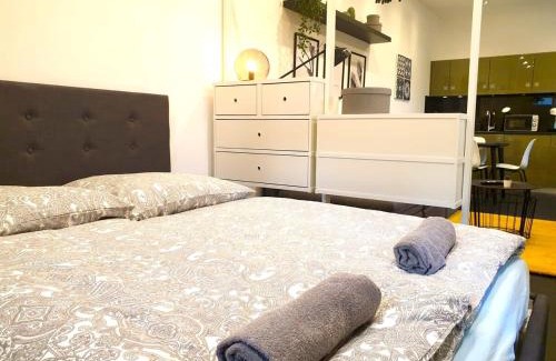 Altona-Nord Apartment | Cosy Studio with Private Parking