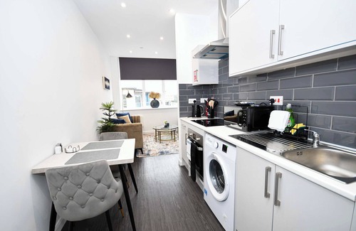 Eastleigh Apartment | Cosy & Stylish 1 Bedroom Apartment in Bradford