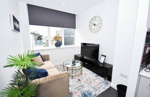 Eastleigh Apartment | Cosy & Stylish 1 Bedroom Apartment in Bradford