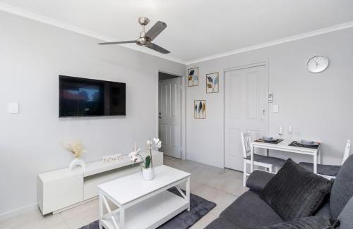 Kawungan House | Cosy Suburban Studio