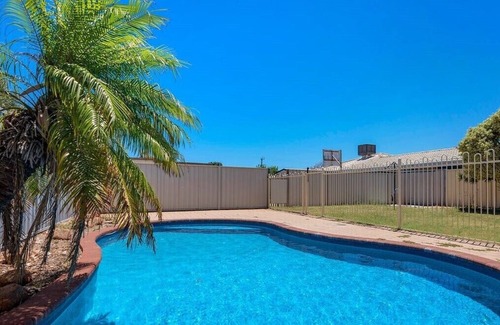 Mount Tarcoola Other | Cosy three bedroom house with swimming pool