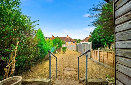 Acocks Green House | Cosy Three Bedroom Family Home with Garden