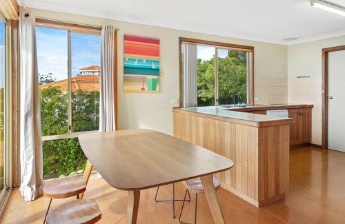 Eagle Bay House | Cosy Timber Holiday Home Boasting Stunning Bay Views