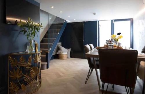 Kemptown Apartment | Cosy Townhouse by Brighton Pier & Seafront-St James