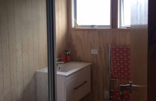 Hahei House | Cosy Traditional Kiwi Bach