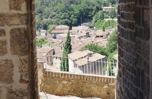 Barjols Villa | Cosy Traditional Villa with Private Land