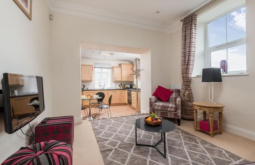 Cinderford House | Cosy Treat af Forest Chapel Holidays Ltd