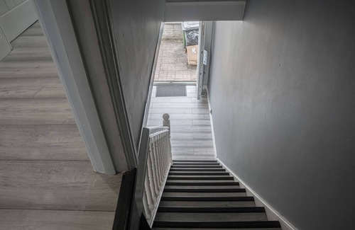 East Ham South House | Cosy Twin Bedroom in East London