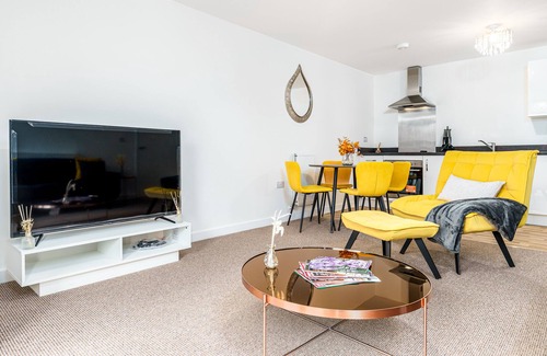 Belluton Apartment | Cosy Two bedroom Apartment with Balcony