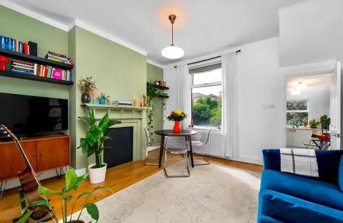 Peckham Apartment | Cosy Victorian Flat