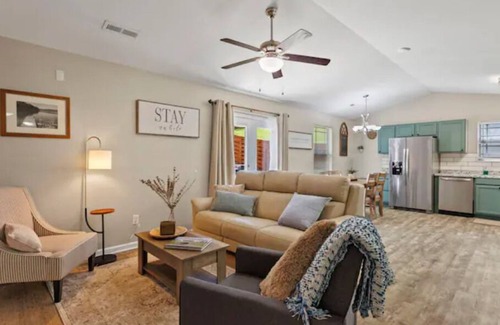 Cedar Bluff House | Cosy W Knoxville Gem