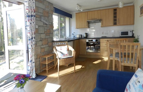 Lelant Ski Chalet | Cosy Woodland Chalet - Perfect to relax and unwind in a stunning area