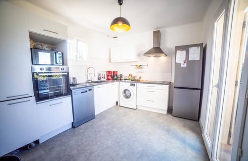 Perols Apartment | CosyFamily 1st floor-Pool-Wifi-Family-Plage