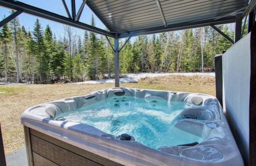 Petite-Riviere-Saint-Francois Apartment | Cottage Quebec - Olivine