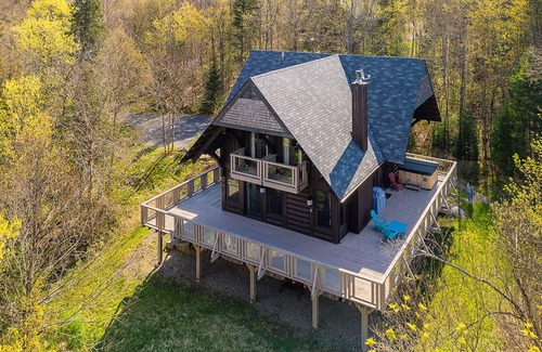 Lac-Superieur Ski Chalet | Cote Nord Chalet Jolene 5 bedroom spanCITQ 261446