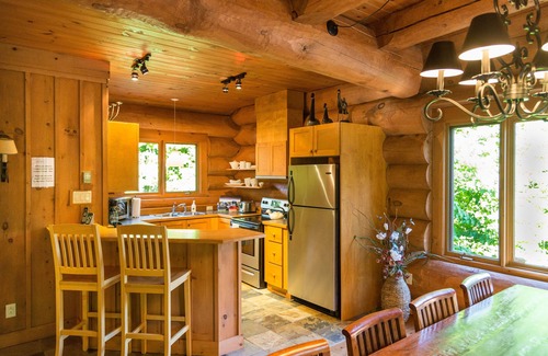 Lac Superieur Village Ski Chalet | Cote Nord Tremblant Scandinavian Log cabin, hot tub, pool, tennis, nCITQ 234533