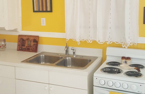 New Port Richey Cottage | Cotee River Front Apartment