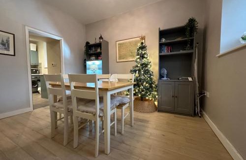 Chipping Norton Apartment | Cotswold Chapel, sleeps up to 5 in kingsize beds