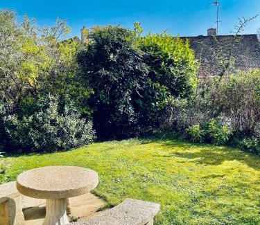 Chipping Campden Apartment | Cotswold Chic Retreats "Jacinabox" Central Chipping Campden-Parking-Garden