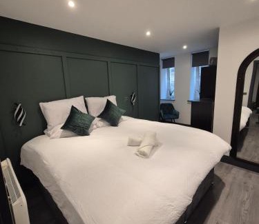 Bradford Apartment | Cotswold Escape - City Centre