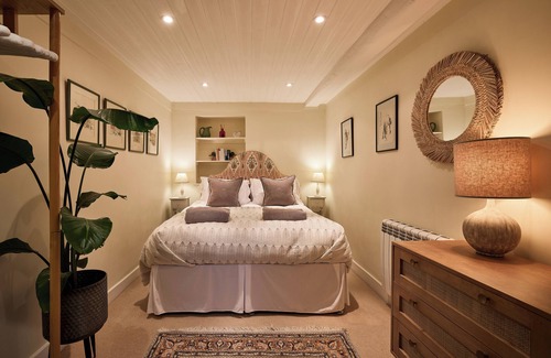 Upper Seagry Other | Cotswold Farm Cottage - Two Bedrooms, Pet Friendly, set in beautiful countryside