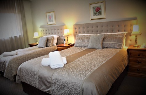 Armidale Hotel | Cotswold Gardens
